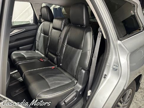 Used 2017 INFINITI QX60 Luxe w/ Premium Plus Package image 10