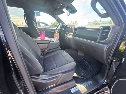 Used 2022 Chevrolet Silverado 1500 LT AWD/4WD image 9