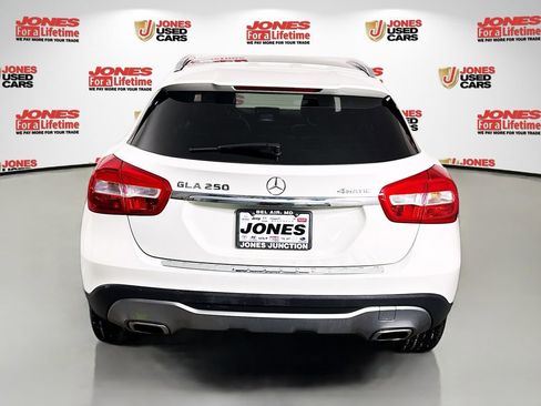Used 2018 Mercedes-Benz GLA 250 4MATIC image 16