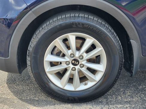 Used 2020 Kia Sorento LX w/ LX I4 Convenience Package image 9