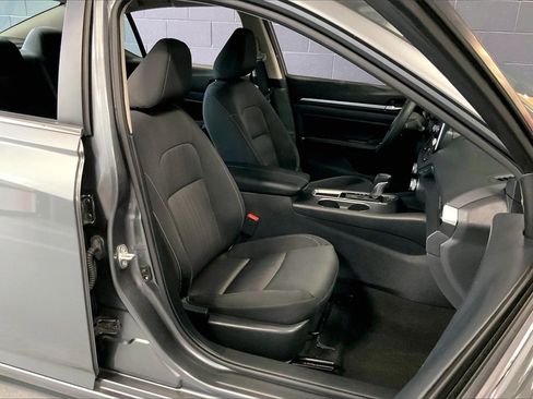 Certified 2022 Nissan Altima 2.5 SV image 6