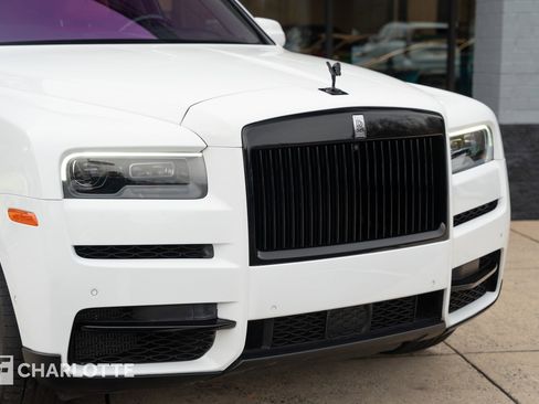 Used 2022 Rolls-Royce Cullinan image 2