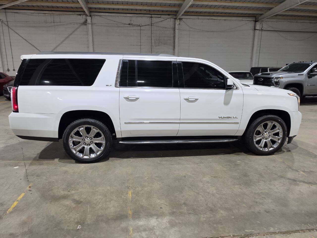 Used 2018 GMC Yukon XL SLT w/ Premium Edition AWD/4WD image 14