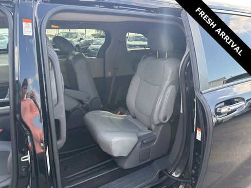 Used 2021 Toyota Sienna XLE FWD image 9