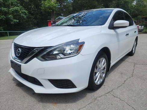 Used 2019 Nissan Sentra S w/ Appearance Package FWD image 3