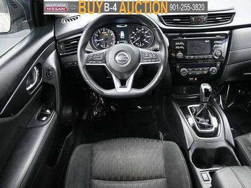 Used 2017 Nissan Rogue SV AWD/4WD image 9