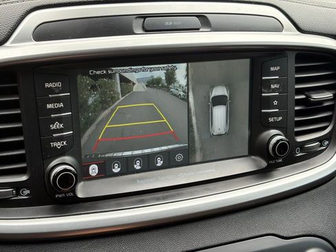 Used 2019 Kia Sorento SX w/ SX Touring Package image 19