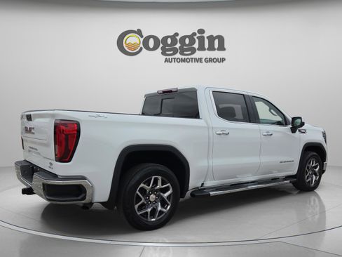 Used 2024 GMC Sierra 1500 SLT w/ SLT Premium Plus Package AWD/4WD image 5