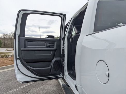 Used 2022 RAM 2500 Tradesman w/ Chrome Appearance Group image 47