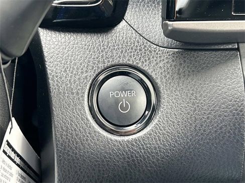 Used 2025 Toyota Camry XLE image 29