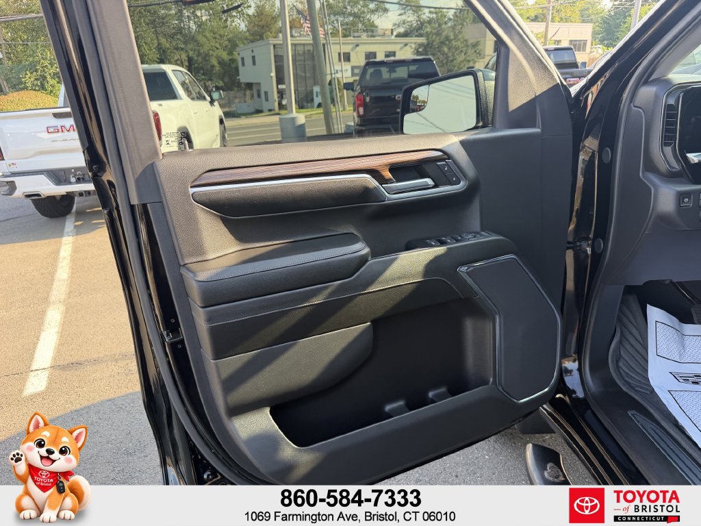 Used 2024 Chevrolet Silverado 1500 LT Trail Boss w/ Protection Package AWD/4WD image 16