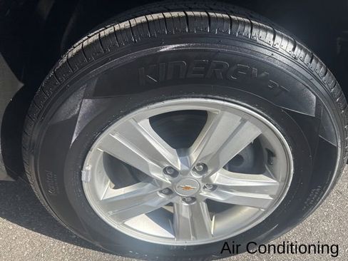 Used 2020 Chevrolet Trax LT w/ LT Convenience Package image 21