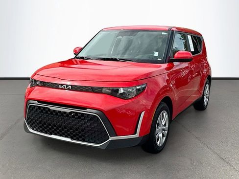 Certified 2024 Kia Soul LX FWD image 3