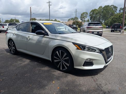 Used 2021 Nissan Altima 2.5 SR w/ SR Premium Package FWD image 1