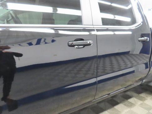 Used 2025 Chevrolet Silverado 1500 LT image 34