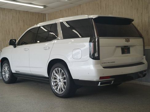 Used 2021 Cadillac Escalade Premium Luxury w/ Driver Assist Tech Package AWD/4WD image 7
