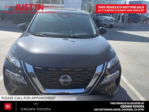 Used 2023 Nissan Rogue SV FWD image 2