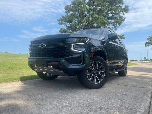 Used 2021 Chevrolet Tahoe Z71 w/ Z71 Off-Road Package AWD/4WD image 2