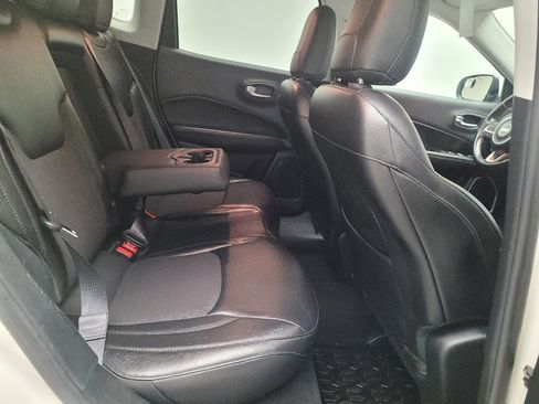 Used 2018 Jeep Compass Latitude w/ Popular Equipment Group FWD image 19