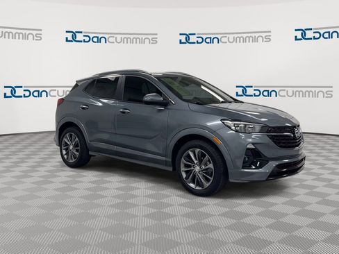 Used 2022 Buick Encore GX Select w/ Sport Touring Package FWD image 2