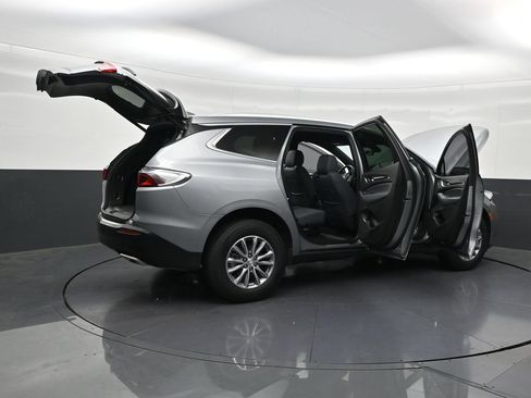 Used 2024 Buick Enclave Essence w/ Technology Package FWD image 32