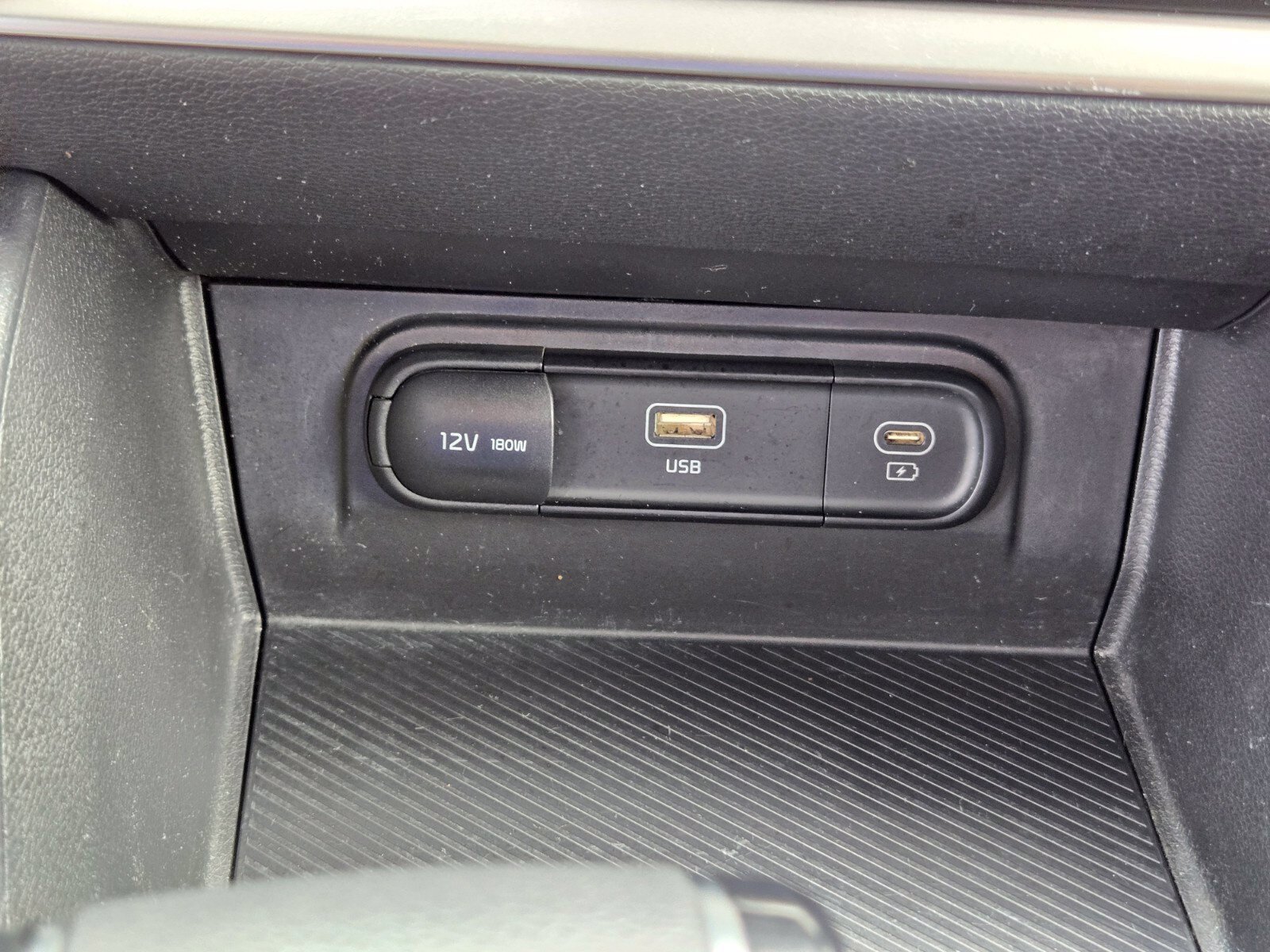 Used 2024 Kia Sportage LX FWD image 24