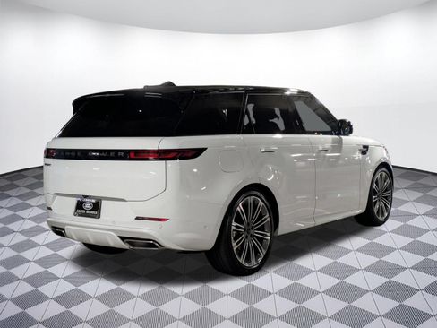 New 2026 Land Rover Range Rover Sport Dynamic SE AWD/4WD image 10