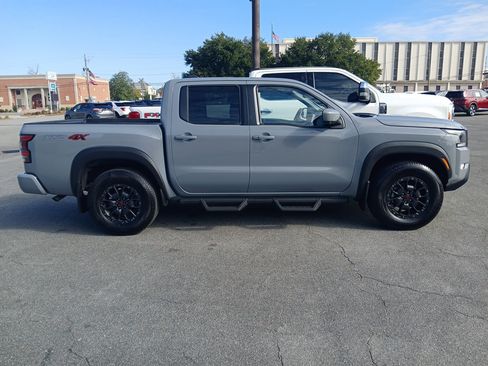 Used 2022 Nissan Frontier PRO-4X w/ Pro-4X Premium Package image 4