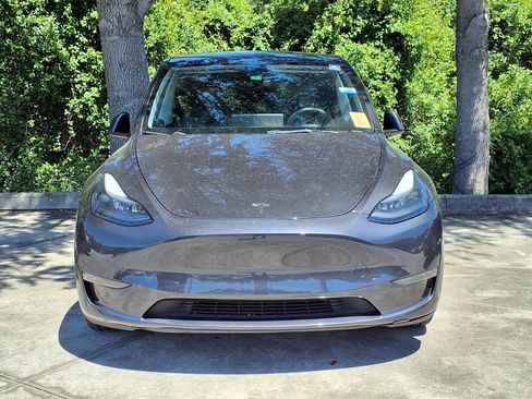 Used 2024 Tesla Model Y Long Range AWD/4WD image 2