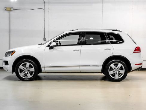 Used 2014 Volkswagen Touareg VR6 AWD/4WD image 16