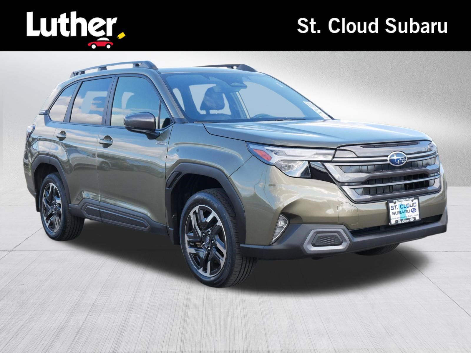 Used 2025 Subaru Forester Limited AWD/4WD image 1