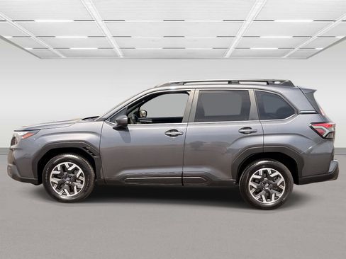 Used 2026 Subaru Forester Premium AWD/4WD image 2