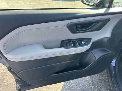 Used 2025 Subaru Forester Premium AWD/4WD image 15
