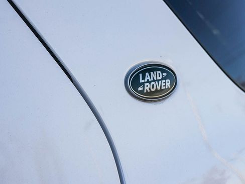 Used 2024 Land Rover Discovery Sport Dynamic SE image 14