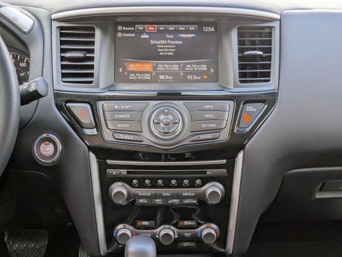 Used 2020 Nissan Pathfinder S image 14