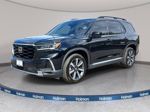 Certified 2025 Honda Pilot Touring image 1