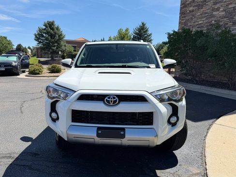 Used 2018 Toyota 4Runner TRD Off-Road Premium w/ Convenience Package AWD/4WD image 3