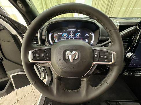 Used 2026 RAM 2500 Laramie AWD/4WD image 30