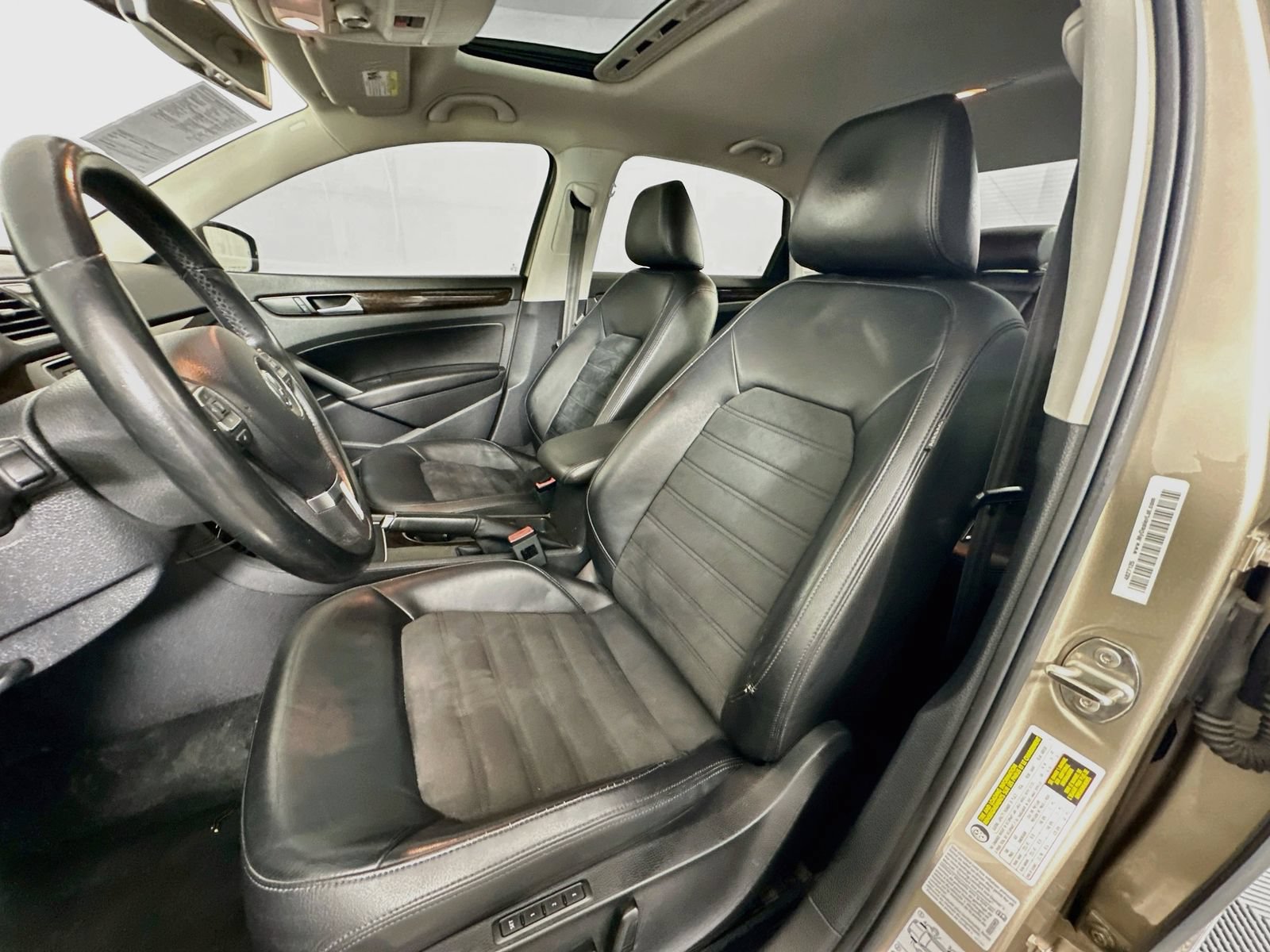 Used 2015 Volkswagen Passat TDI SEL Premium FWD image 21