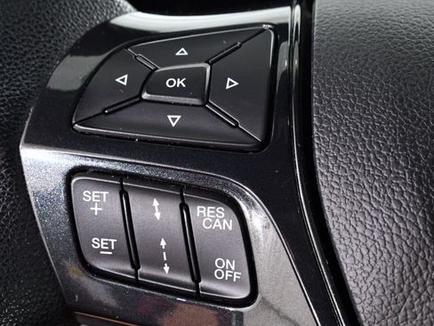 Used 2018 Ford Explorer XLT w/ Equipment Group 202A AWD/4WD image 33