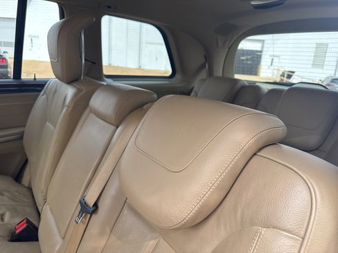 Used 2012 Mercedes-Benz GL 550 4MATIC image 17