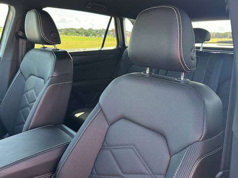 Used 2024 Volkswagen Atlas Cross Sport SE image 14