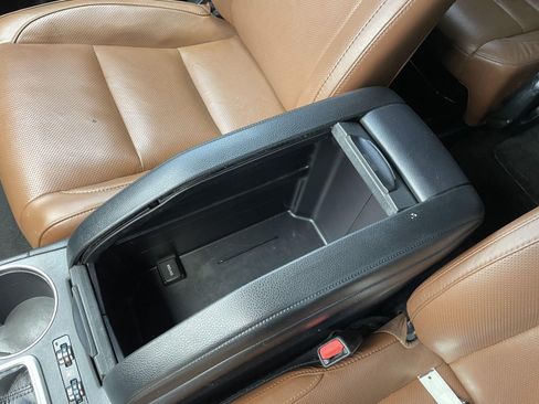 Used 2019 Toyota Highlander Limited FWD image 27
