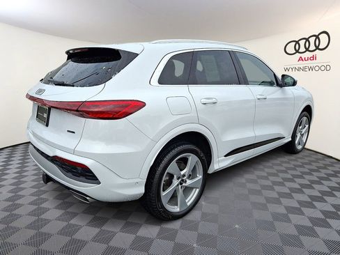 Certified 2025 Audi Q5 2.0T Premium Plus image 6