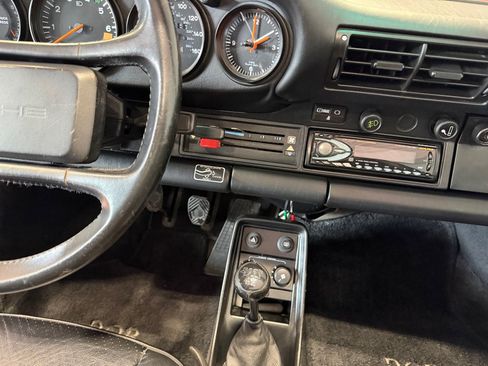 Used 1988 Porsche 911 Carrera RWD image 26