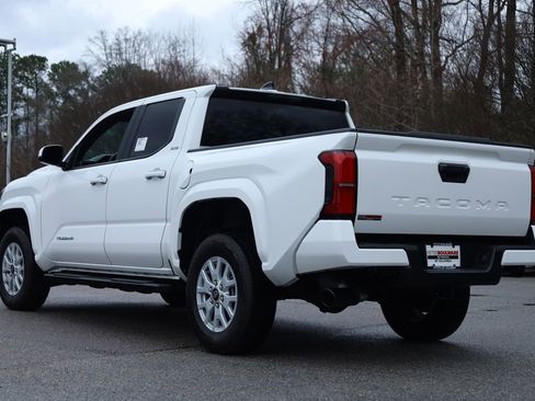 Used 2025 Toyota Tacoma SR5 image 3