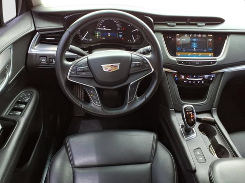 Used 2019 Cadillac XT5 Premium Luxury FWD image 9