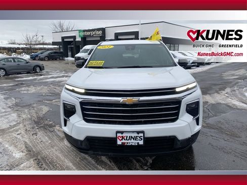 Used 2024 Chevrolet Traverse LT image 12