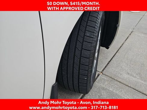 Used 2017 Toyota Sienna XLE Premium FWD image 39
