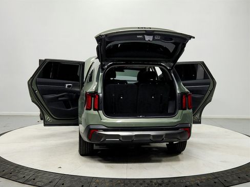 Used 2025 Kia Sorento SX image 14